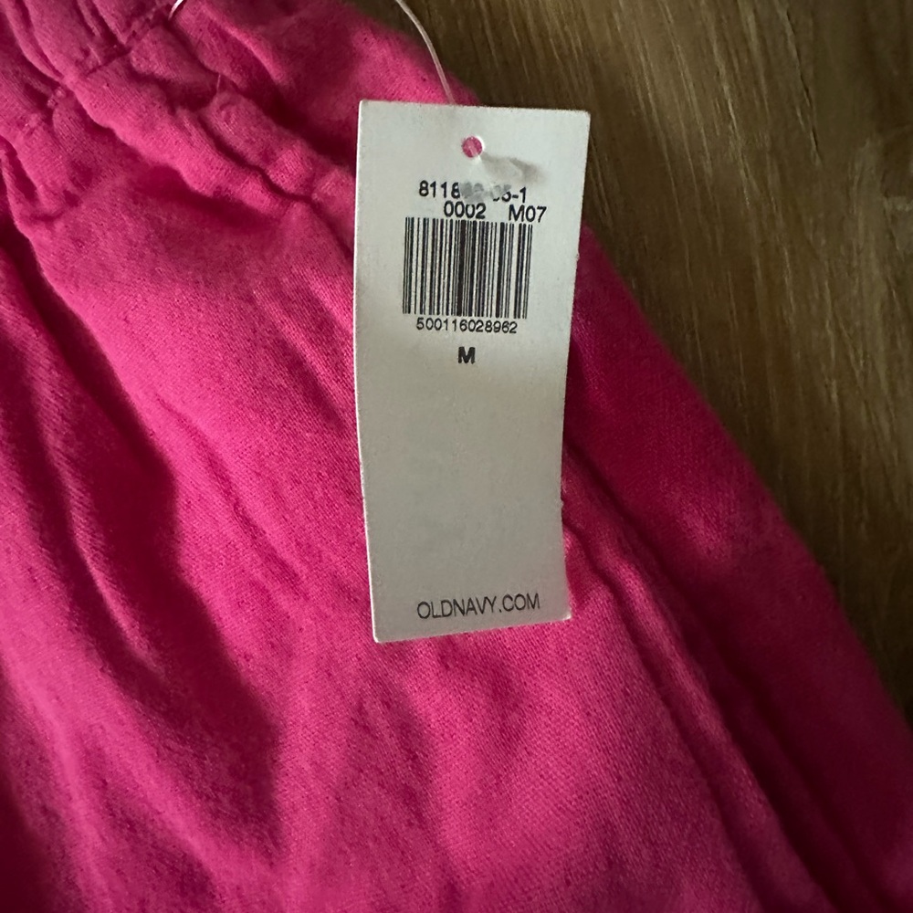 Old Navy NWT shorts, size M. Hot pink, elastic waist, soft muslin cotton - Picture 3 of 8